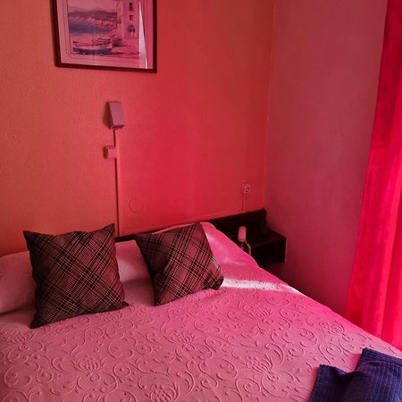 Pensao Residencial Flor Dos Cavaleiros Otel Lisboa Dış mekan fotoğraf