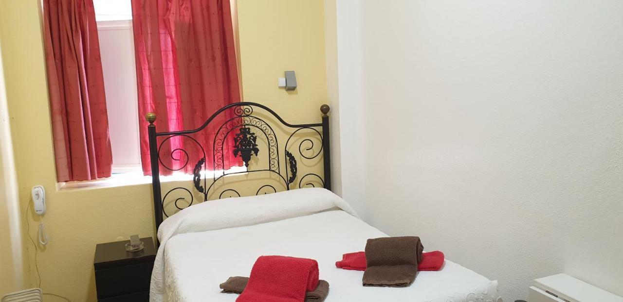 Pensao Residencial Flor Dos Cavaleiros Otel Lisboa Dış mekan fotoğraf
