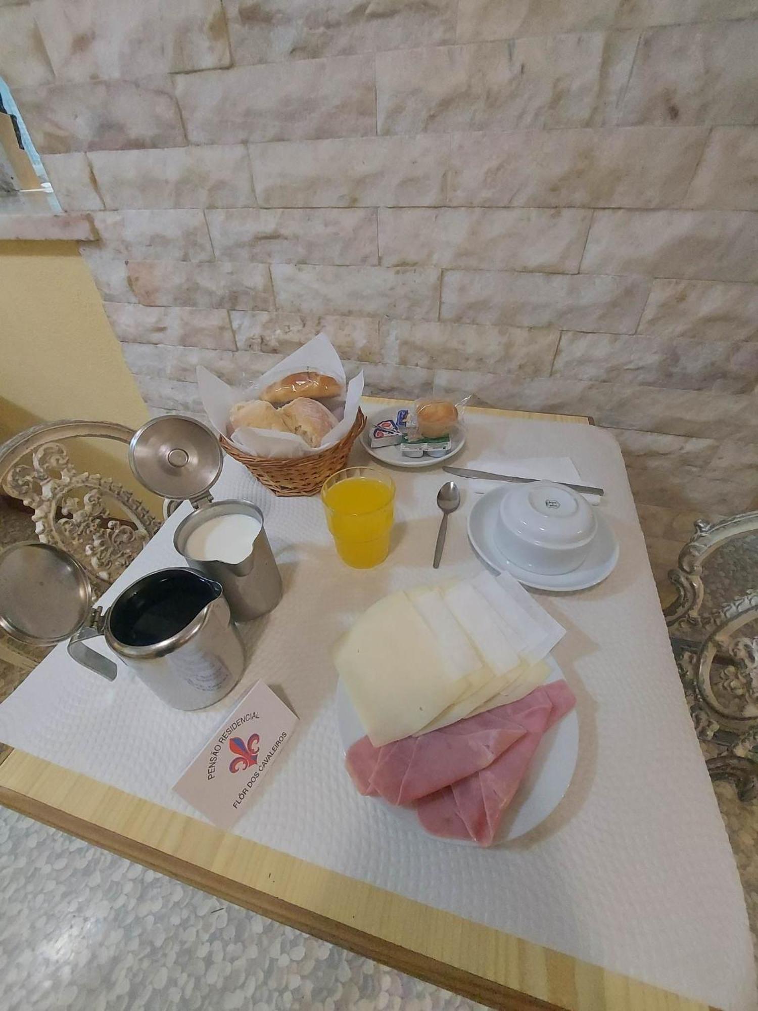 Pensao Residencial Flor Dos Cavaleiros Otel Lisboa Dış mekan fotoğraf