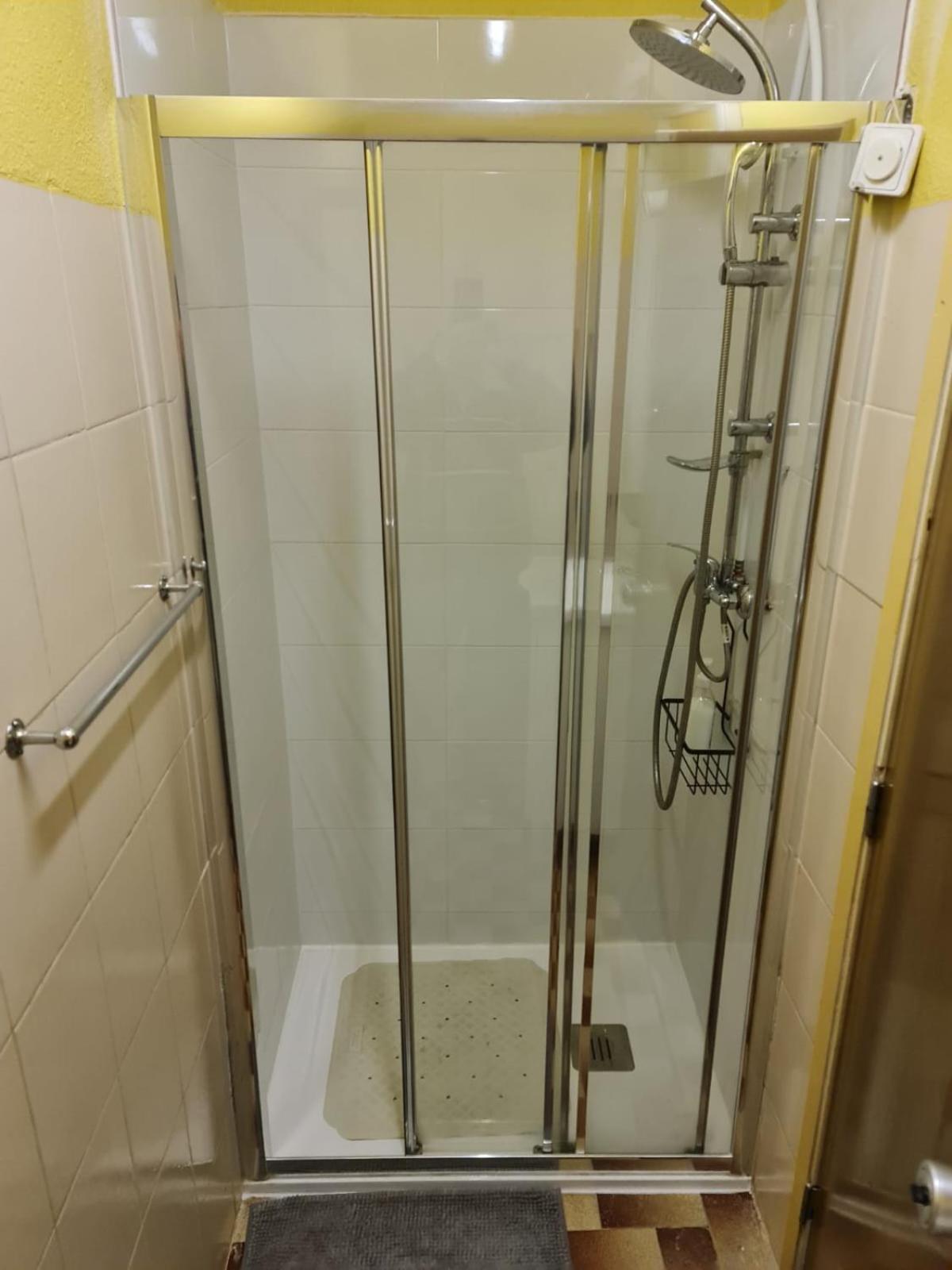 Pensao Residencial Flor Dos Cavaleiros Otel Lisboa Dış mekan fotoğraf