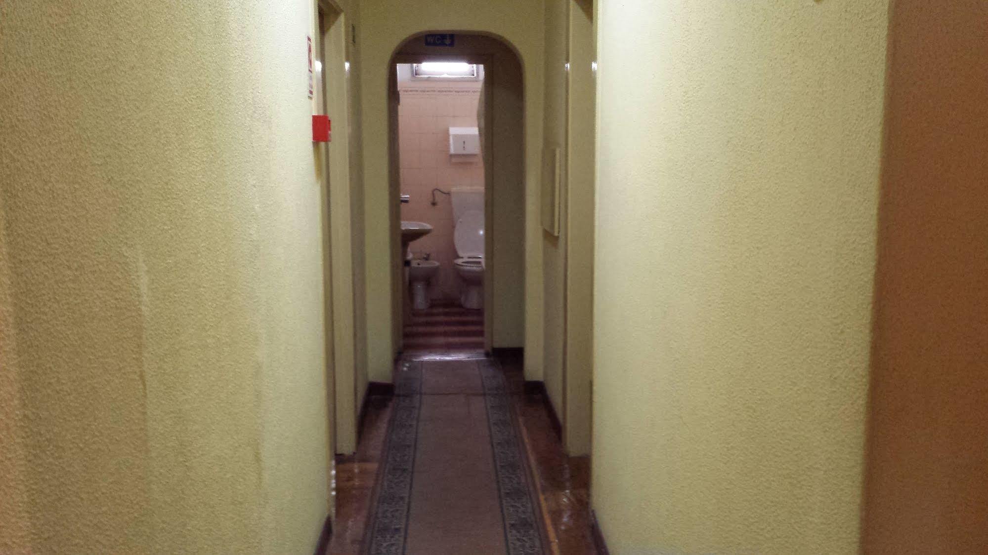 Pensao Residencial Flor Dos Cavaleiros Otel Lisboa Dış mekan fotoğraf